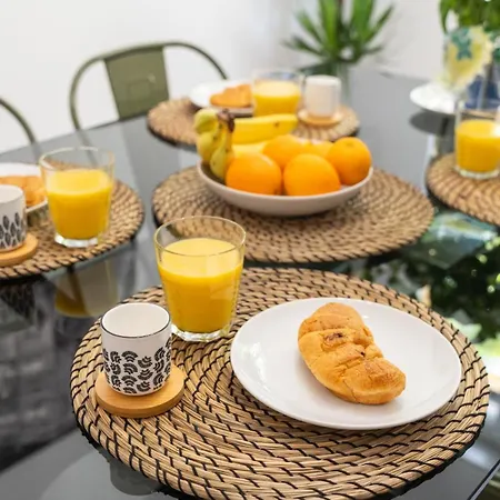 Luxury Station Oasis With Balcony *