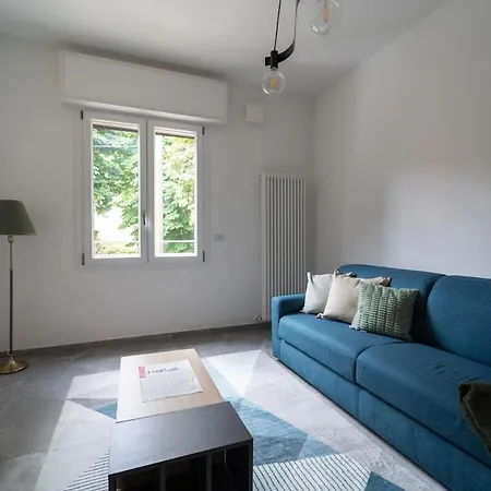 Luxury Station Oasis With Balcony *