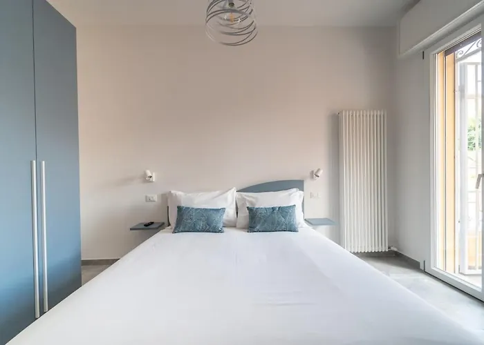 Luxury Station Oasis With Balcony 公寓 *