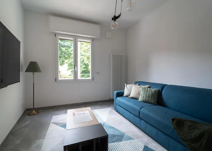 Luxury Station Oasis With Balcony *