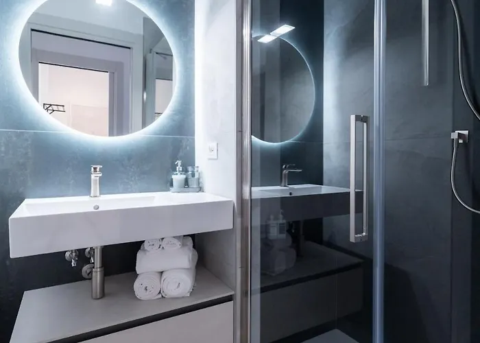 公寓 Luxury Station Oasis With Balcony