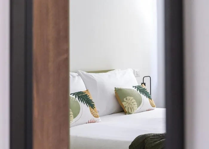 Luxury Station Oasis With Balcony 公寓 *