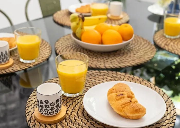 Luxury Station Oasis With Balcony *