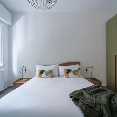 Luxury Station Oasis With Balcony *