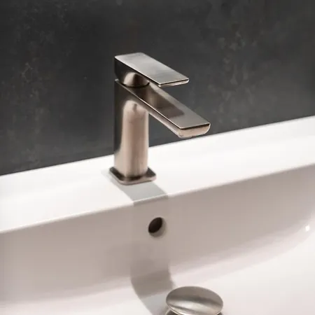 Luxury Station Oasis With Balcony *