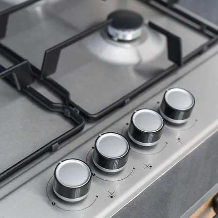 Luxury Station Oasis With Balcony *