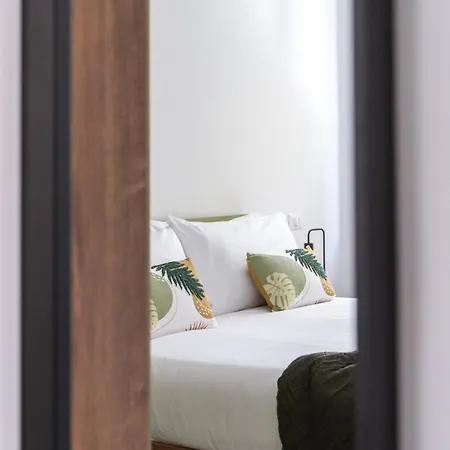 Luxury Station Oasis With Balcony Apartament *