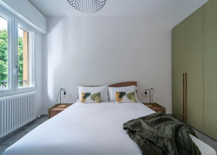 Luxury Station Oasis With Balcony *